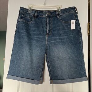 Old Navy Bermuda Shorts NWT